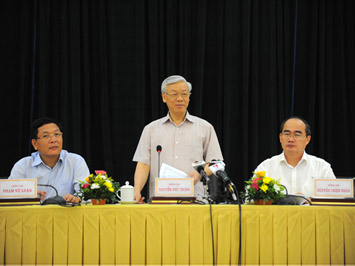 Líder del Partido vietnamita urge a formar una filosofía educativa